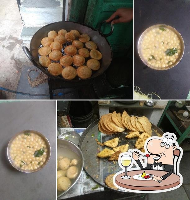 Fresh snack preparation at Roop Ji